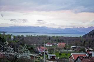 Гостевой дом Guesthouse Skadar Lake Вирпазар Двухместный номер с 1 кроватью или 2 отдельными кроватями, вид на озеро-22